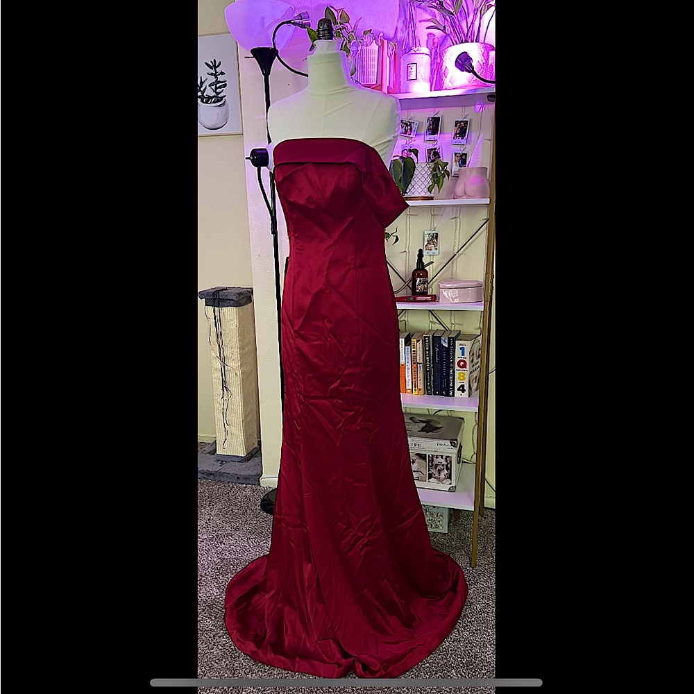 CHICSEW Red Floor-length Bridesmaid's Dress Size 4